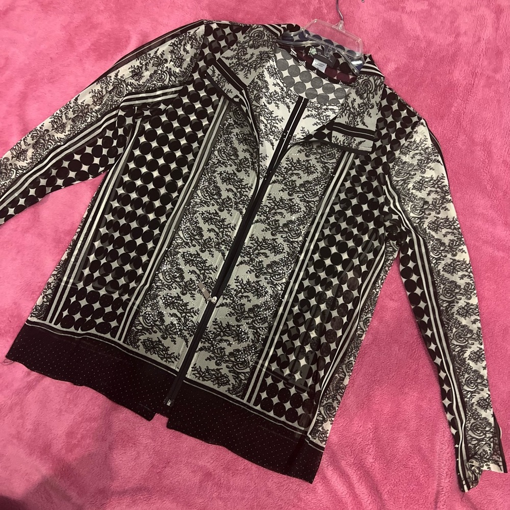 Black/Silver 2-Piece Zip Top and Short Sleeve Match top